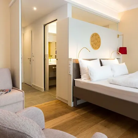 Emich's Hotel 4*