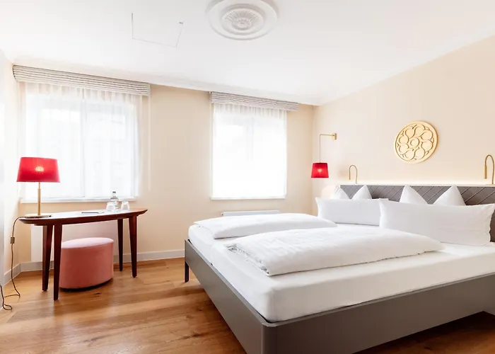 Hotel Emich's