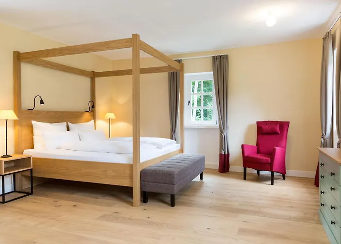 Emich's Otel 4*